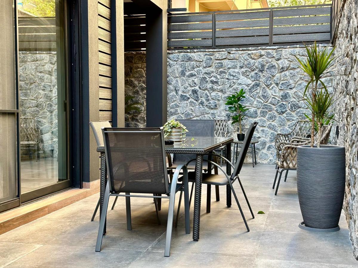 T&T Luxury Apartments - Rooftop Jacuzzi Атина Екстериор снимка