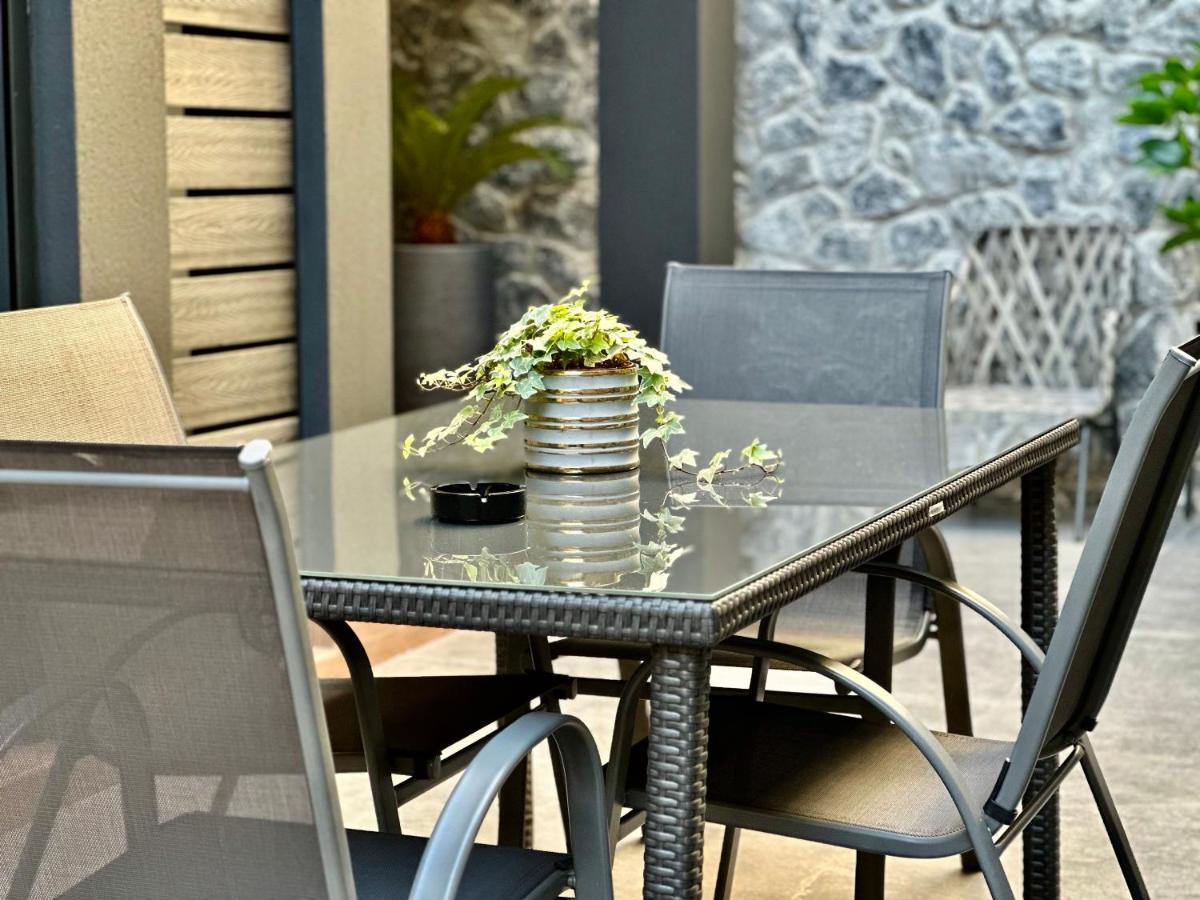 T&T Luxury Apartments - Rooftop Jacuzzi Атина Екстериор снимка
