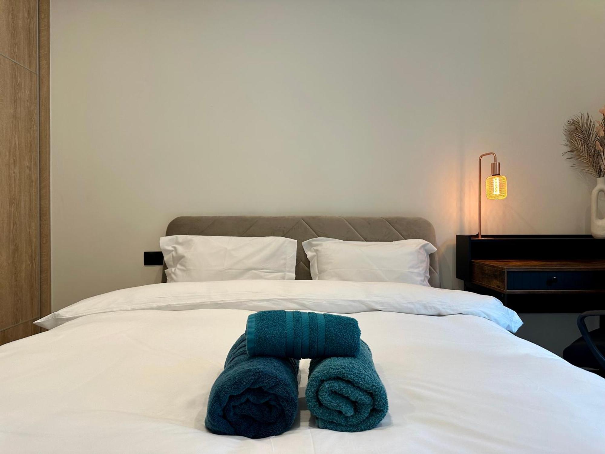 T&T Luxury Apartments - Rooftop Jacuzzi Атина Екстериор снимка